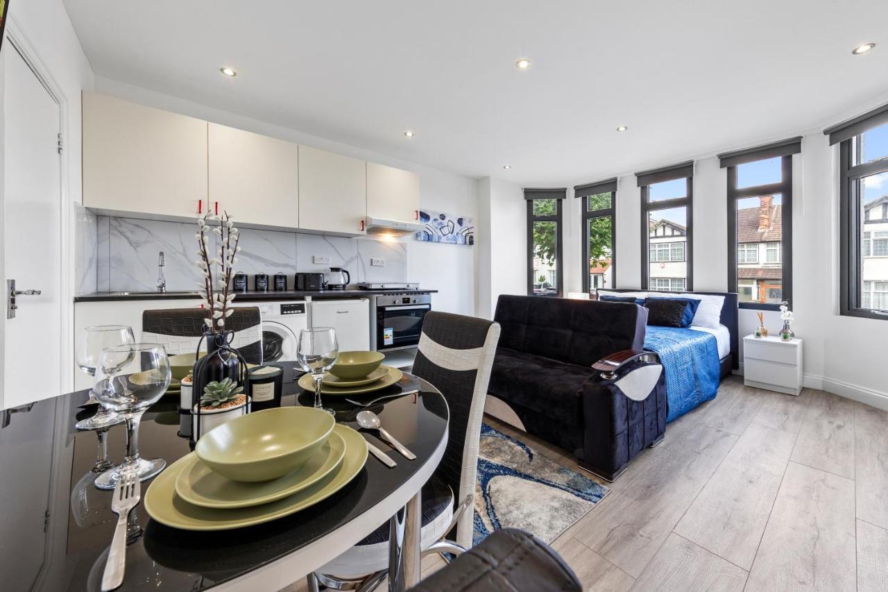 Comfy 1Bdr - 30Mins To Central Ldn - Parking The Hyde Dış mekan fotoğraf